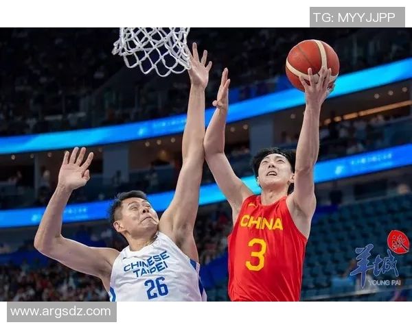 新疆男篮对阵四川队的精彩较量即将上演，谁将赢得这场激烈的篮球对决