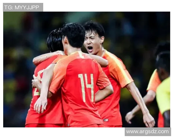 火箭队与黄蜂队激战正酣CCTV5直播精彩赛事不容错过