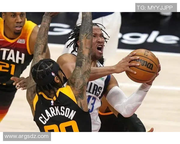 热火与爵士激战27号NBA赛场精彩对决引发球迷热议